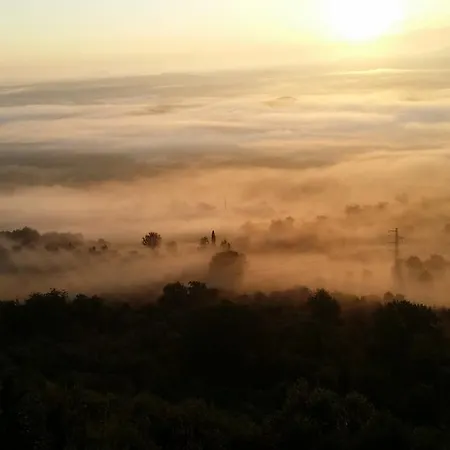 La Scala 1572 招待所 4*